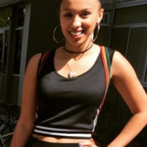 Sporty Crop Top - Picture 3 of 3